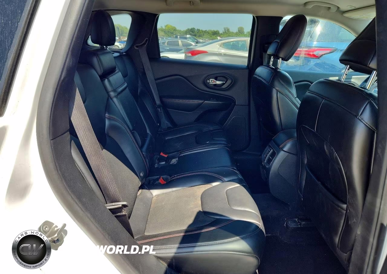 2019 Jeep Cherokee Trailhawk VIN:1C4PJMBX9KD138399 - 10
