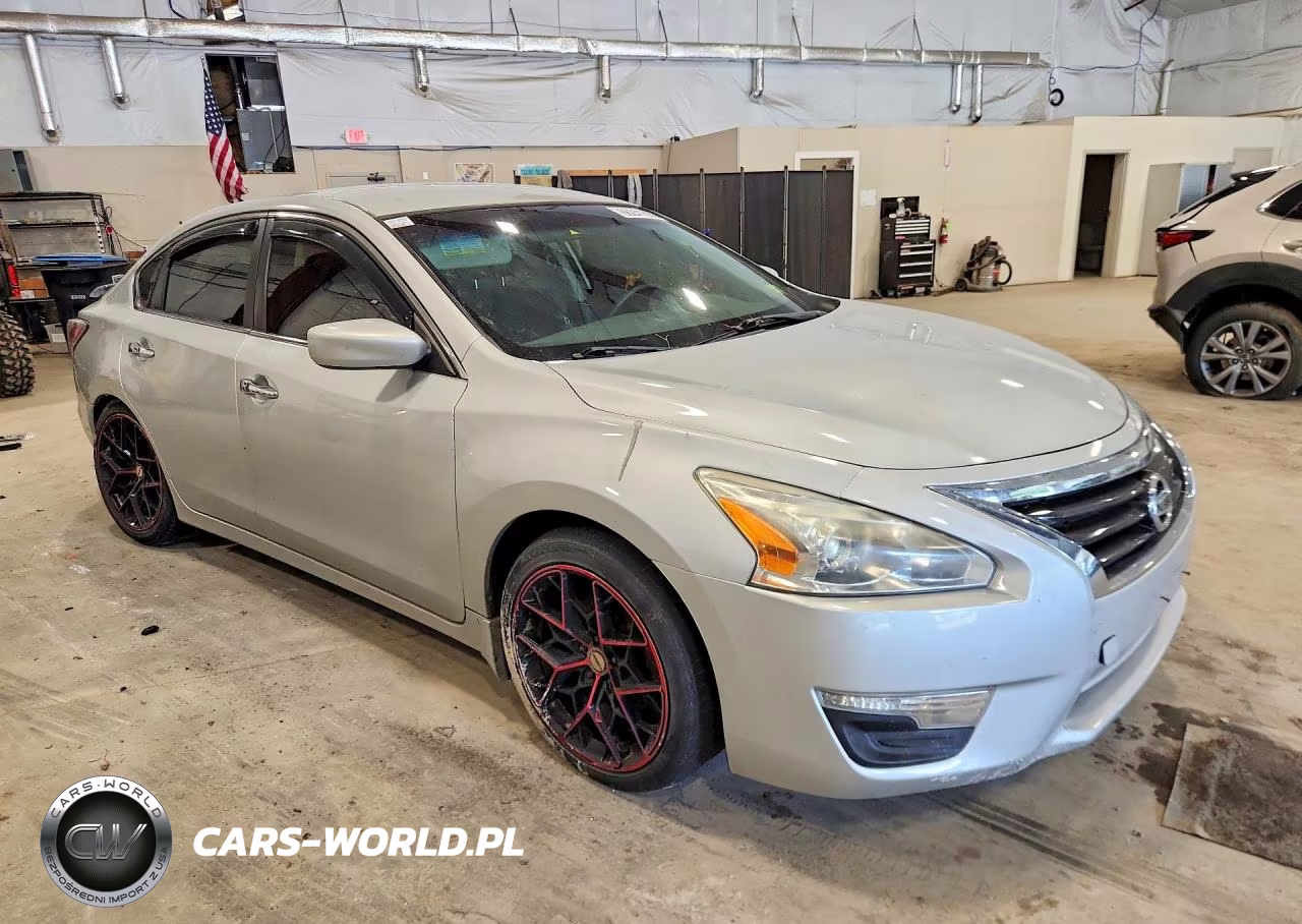 2015 Nissan Altima 2.5 S VIN:1N4AL3AP6FN380505 - 4