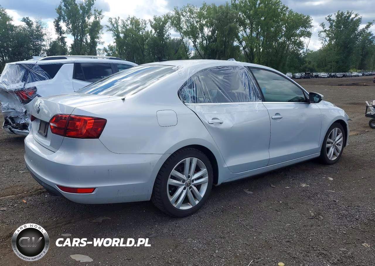 2012 Volkswagen Jetta Gli VIN:3VW4A7AJXCM123155 - 3