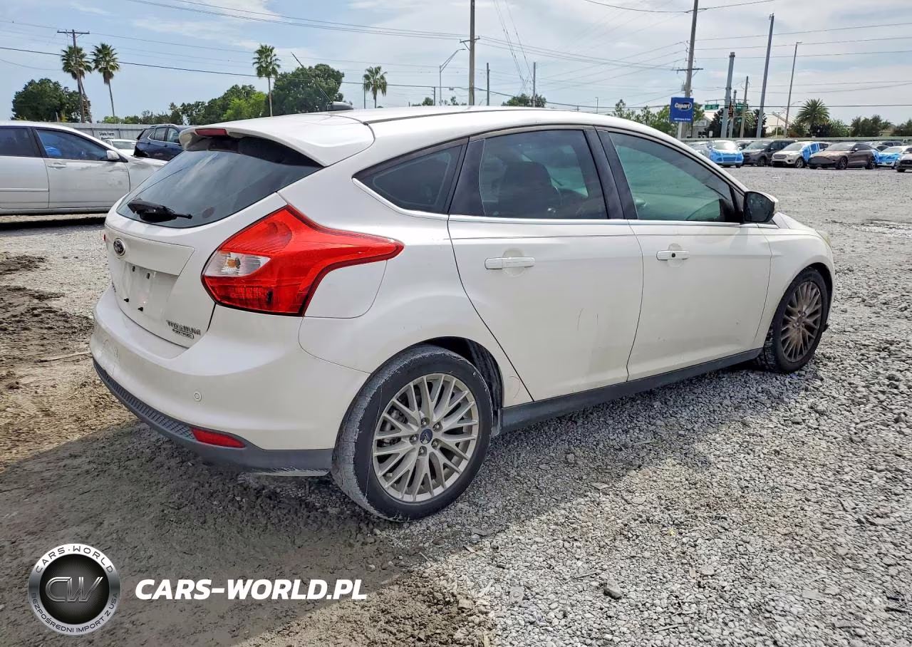 2013 Ford Focus Titanium VIN:1FADP3N27DL149511 - 3