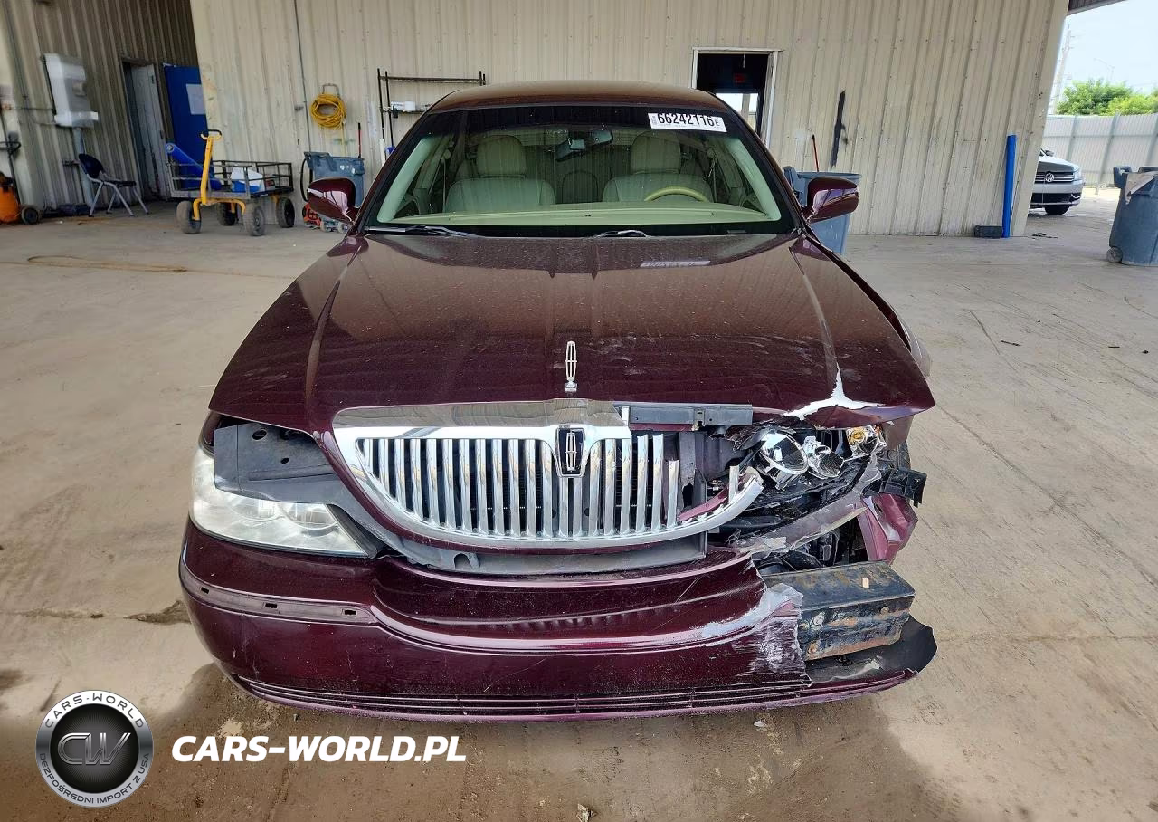 2006 Lincoln Town Car Signature VIN:1LNHM81V36Y649216 - 5