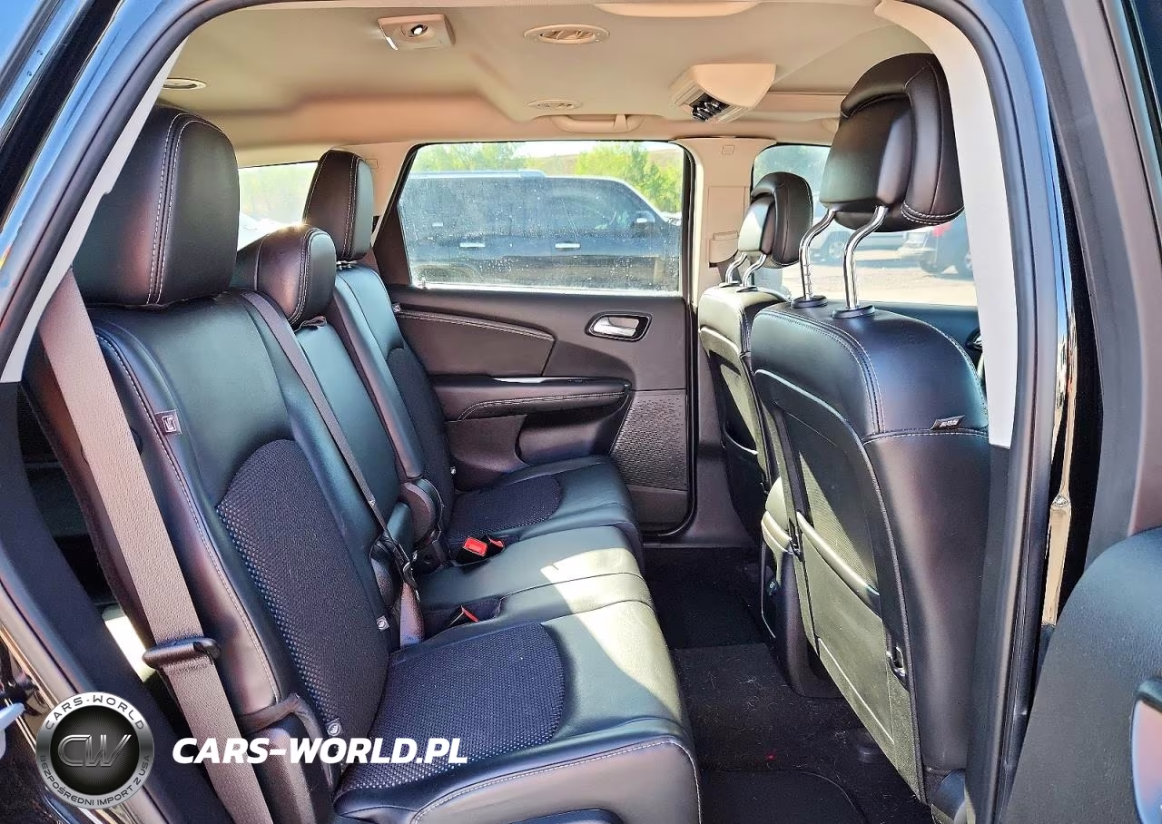2019 Dodge Journey Crossroad VIN:3C4PDDGG1KT853834 - 11