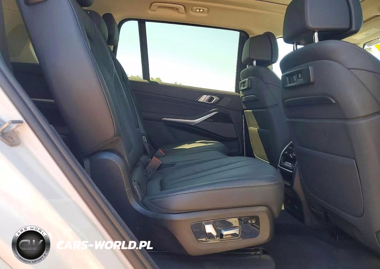 2019 BMW X7 xDrive50I VIN:5UXCX4C53KLS36228 - 11