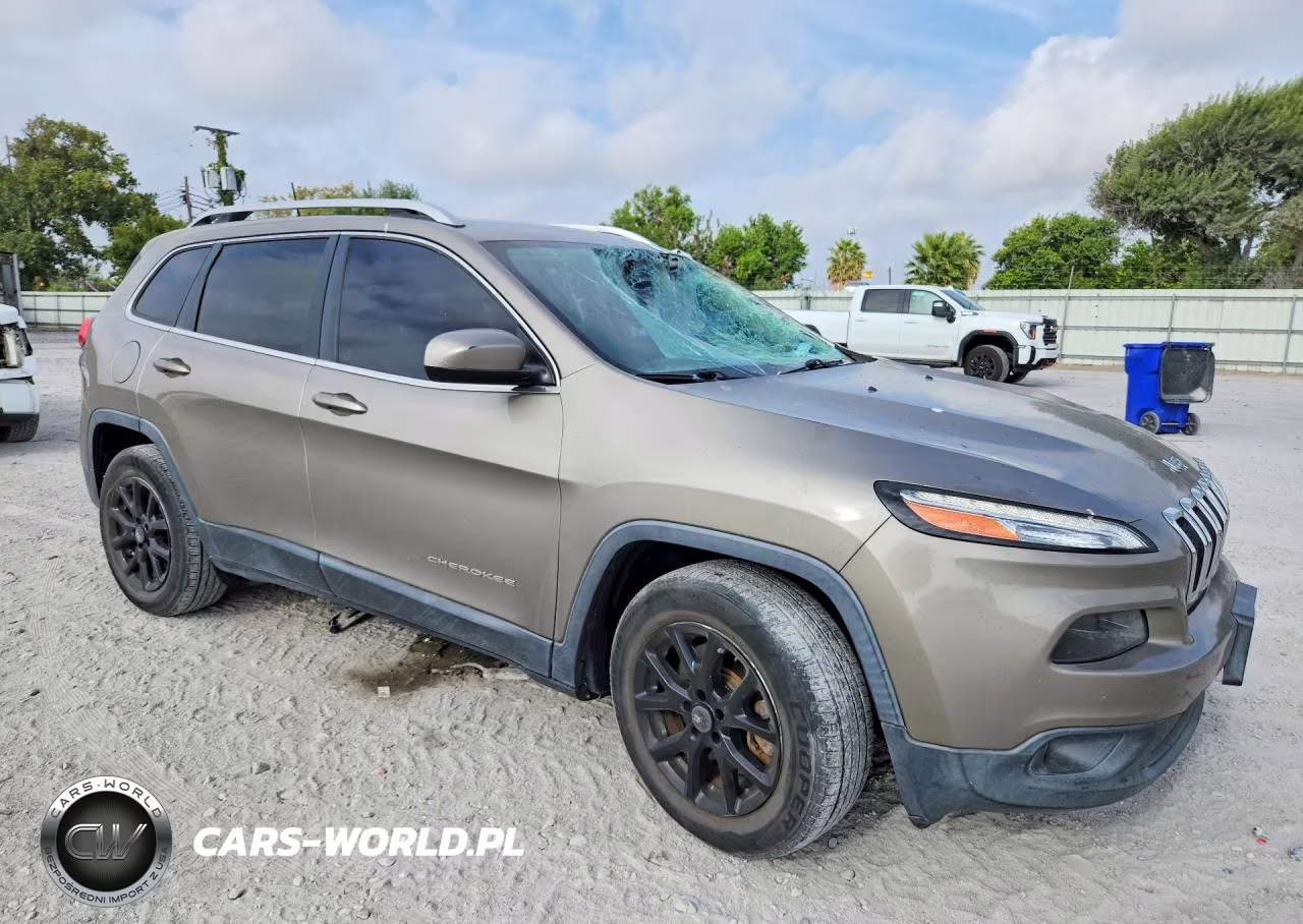 2017 Jeep Cherokee Latitude VIN:1C4PJLCB5HW667696 - 4