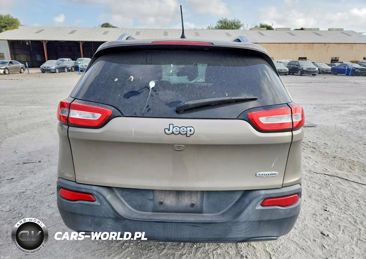 2017 Jeep Cherokee Latitude VIN:1C4PJLCB5HW667696 - 6