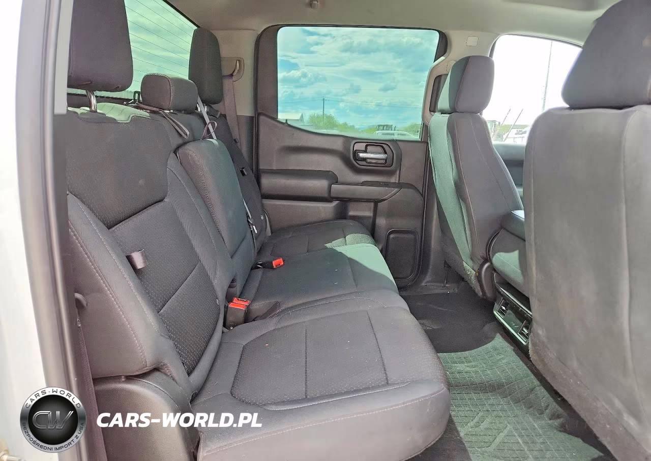 2021 Chevrolet Silverado K1500 Custom VIN:3GCUYBEFXMG375818 - 10