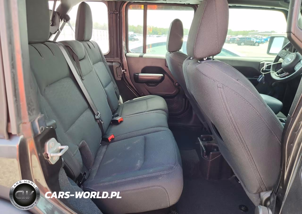 2020 Jeep Wrangler Unlimited Sport VIN:1C4HJXDN3LW151737 - 11