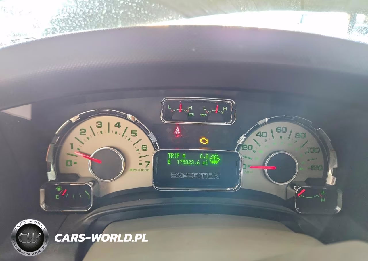 2010 Ford Expedition Limited VIN:1FMJU1K55AEB68823 - 9