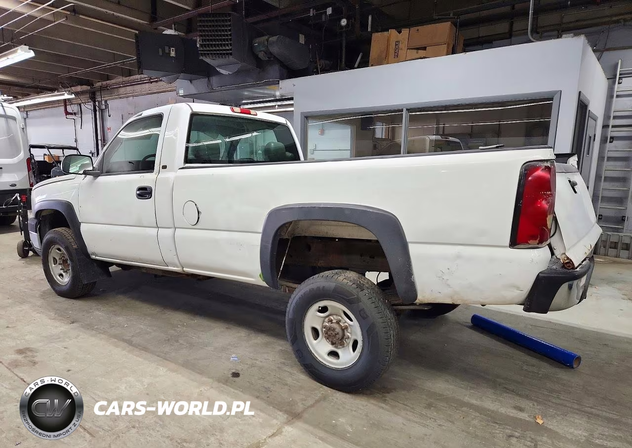 2005 Chevrolet Silverado C2500 Heavy Duty VIN:1GCHC24UX5E249225 - 2