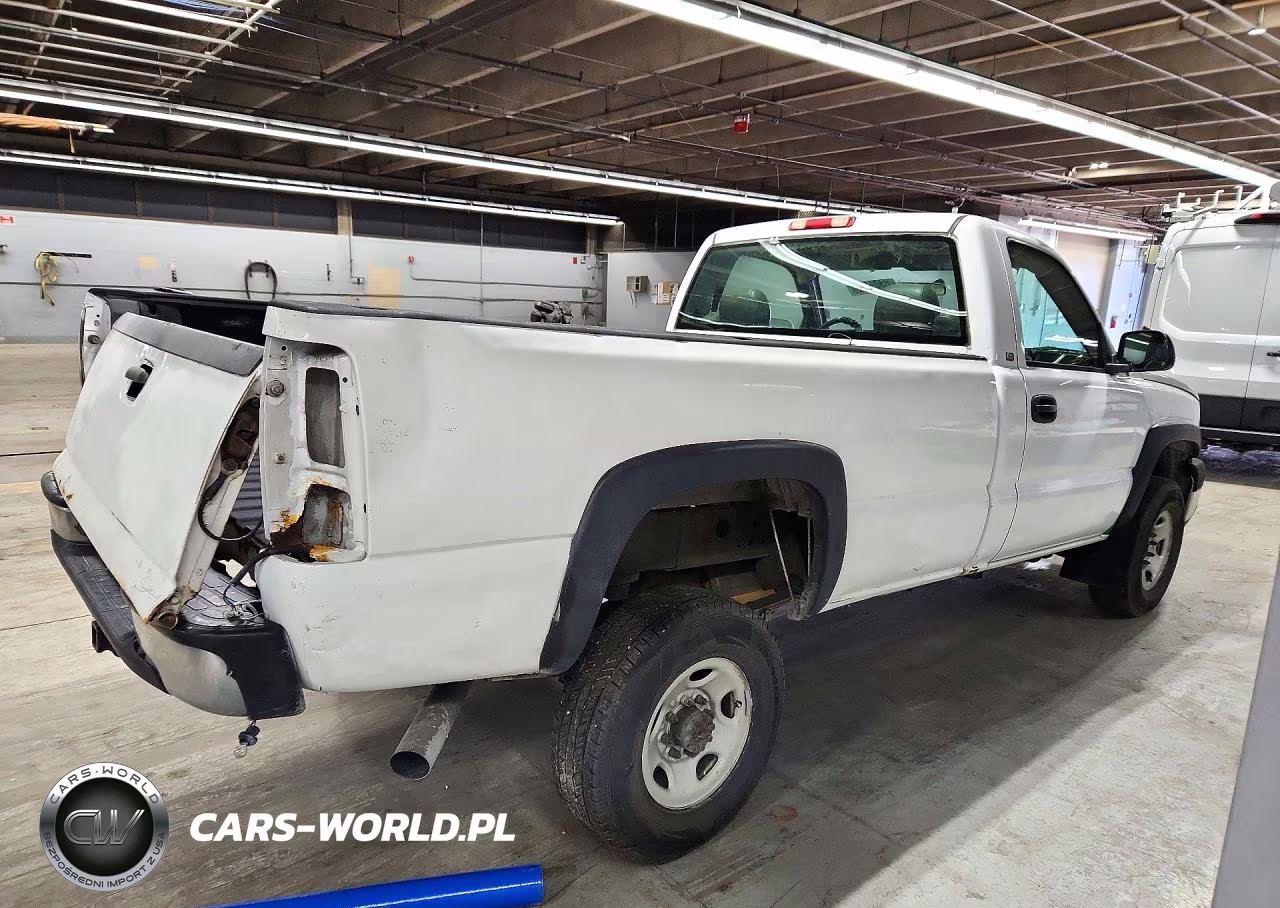 2005 Chevrolet Silverado C2500 Heavy Duty VIN:1GCHC24UX5E249225 - 3