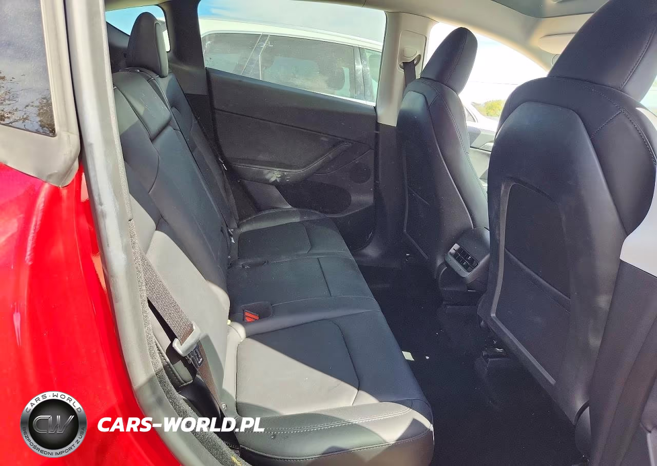 2024 Tesla Model Y VIN:7SAYGDEE3RF003101 - 11
