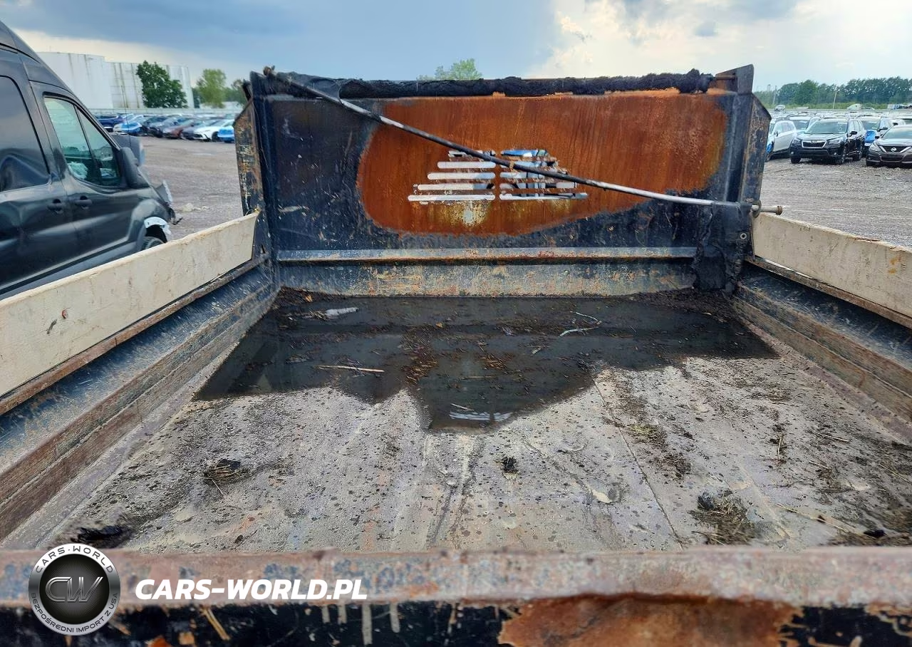 2016 GMC Sierra K3500 Dump Truck VIN:1GD32VCG3GZ277191 - 10
