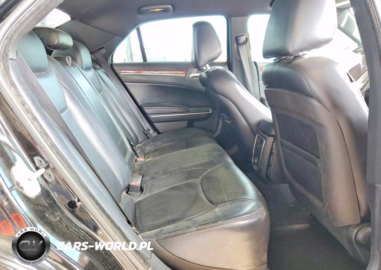 2013 Chrysler 300 VIN:2C3CCAAG2DH626466 - 10