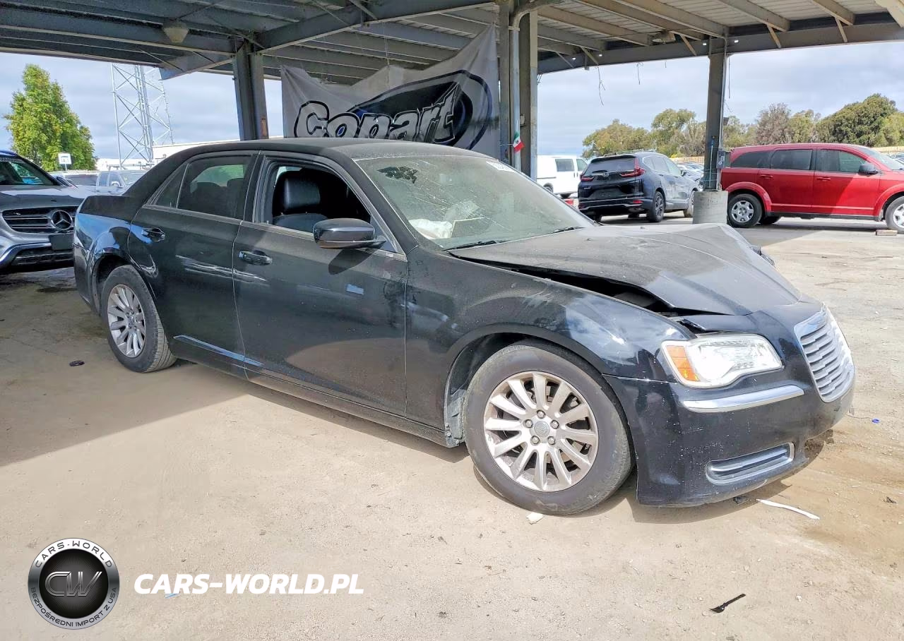 2013 Chrysler 300 VIN:2C3CCAAG2DH626466 - 4