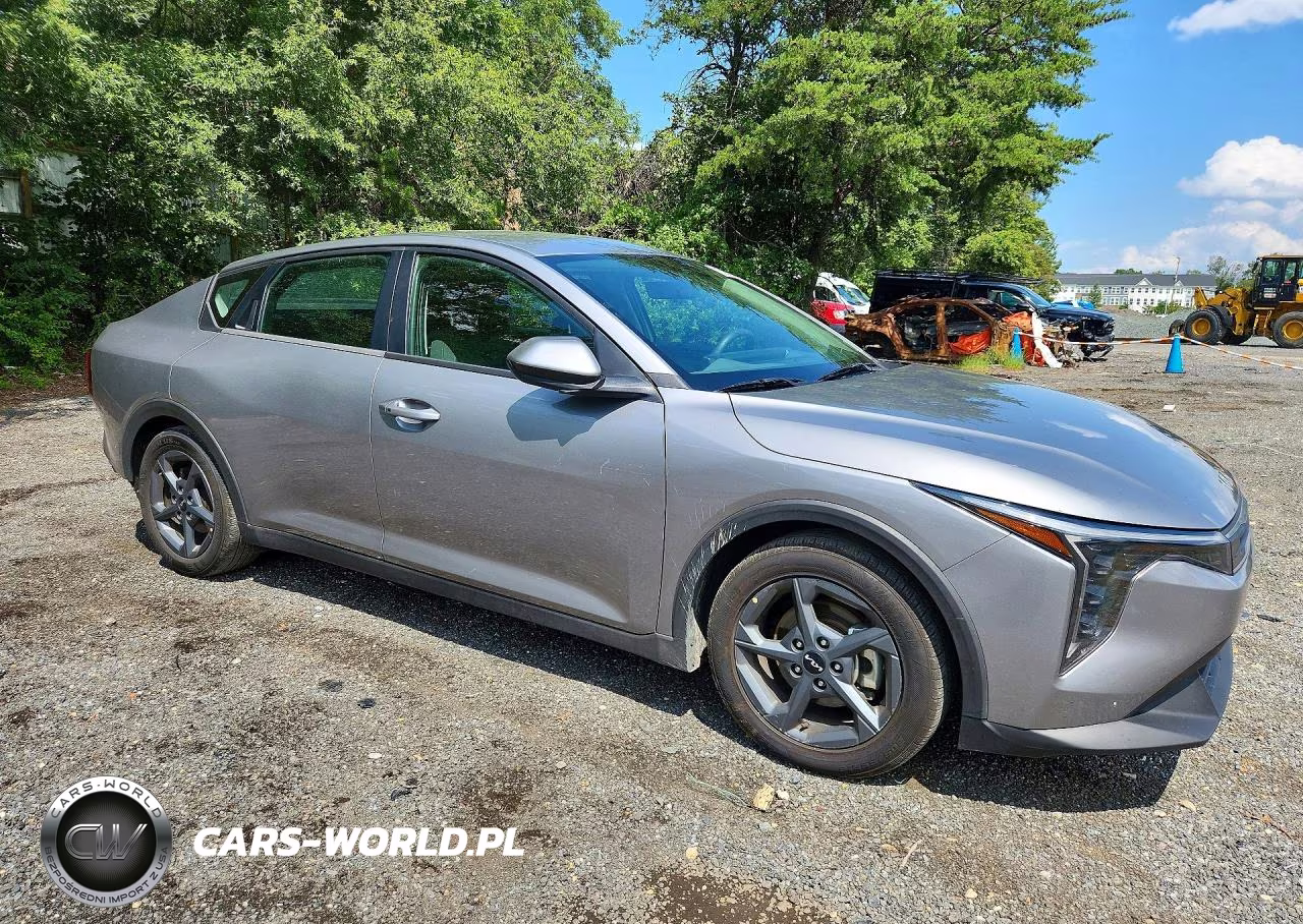 2025 Kia K4 Lxs VIN:3KPFT4DE8SE121383 - 4