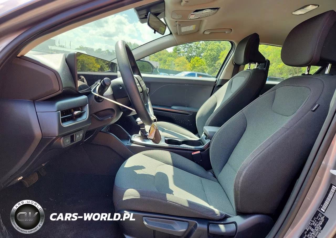 2025 Kia K4 Lxs VIN:3KPFT4DE8SE121383 - 7