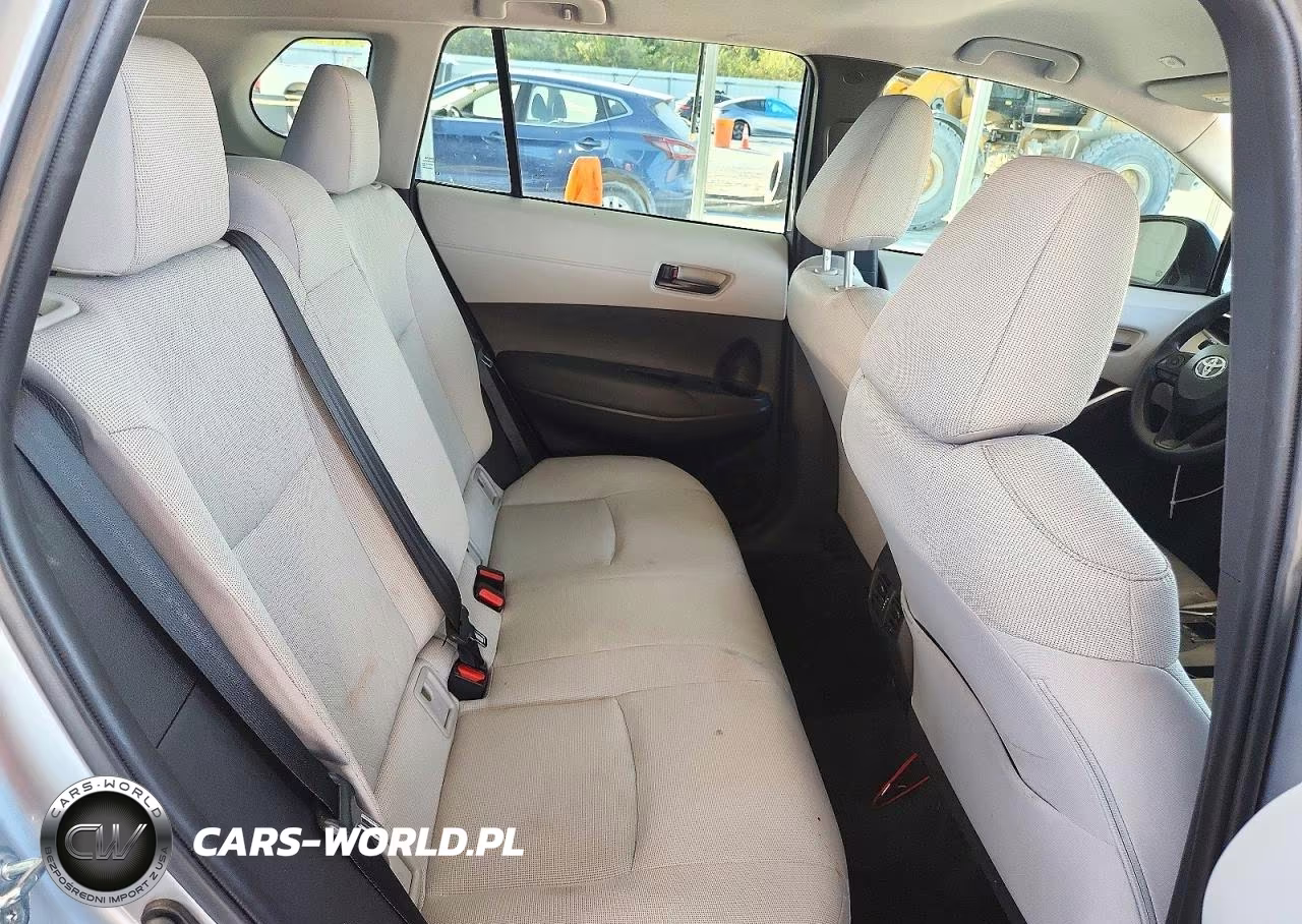 2025 Toyota Corolla Cross L VIN:7MUAAAAG6SV126128 - 10
