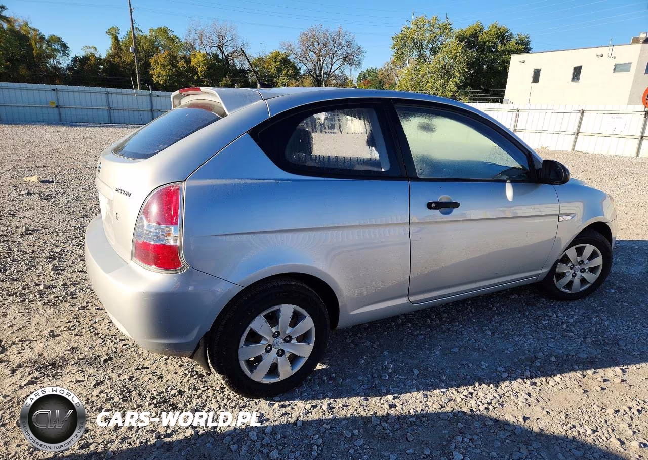 2009 Hyundai Accent Gs VIN:KMHCM36C59U133701 - 3