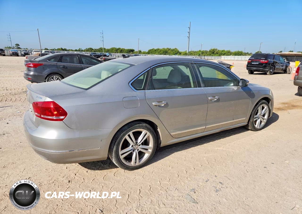 2014 Volkswagen Passat Sel VIN:1VWCS7A37EC012660 - 3