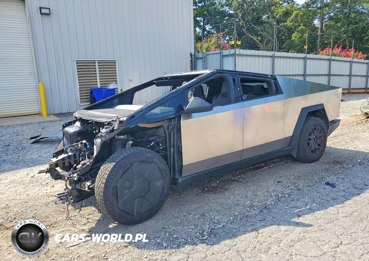 2025 Tesla Cybertruck