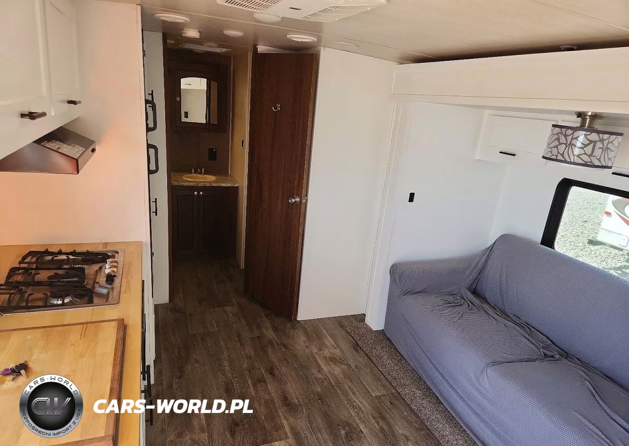 2018 Heart Land Trailers VIN:5SFNB3225JE352962 - 6