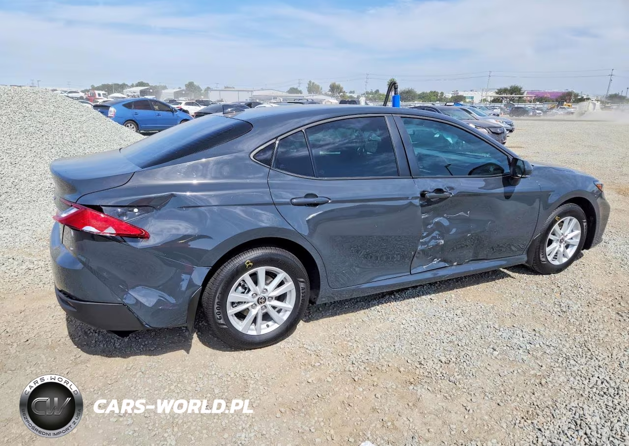 2026 Toyota Camry Le VIN:4T1DAACK2TU345461 - 3