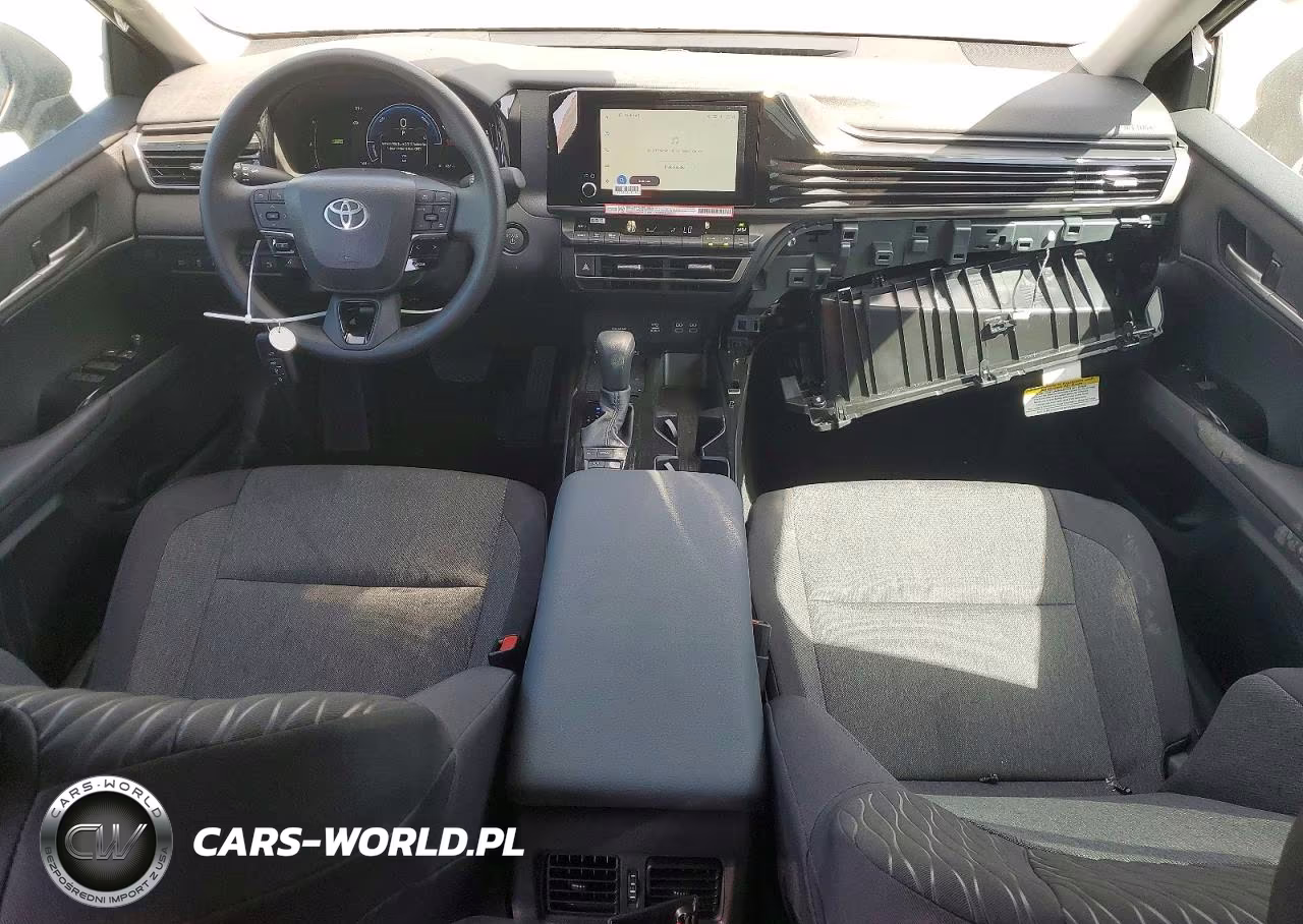 2026 Toyota Camry Le VIN:4T1DAACK2TU345461 - 8