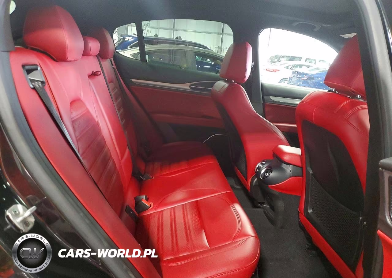 2020 Alfa Romeo Stelvio Ti VIN:ZASPAKBN2L7C83407 - 10
