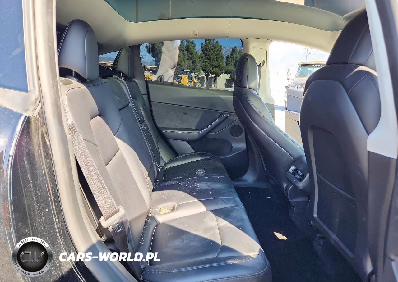 2022 Tesla Model Y VIN:7SAYGDEF4NF390809 - 10