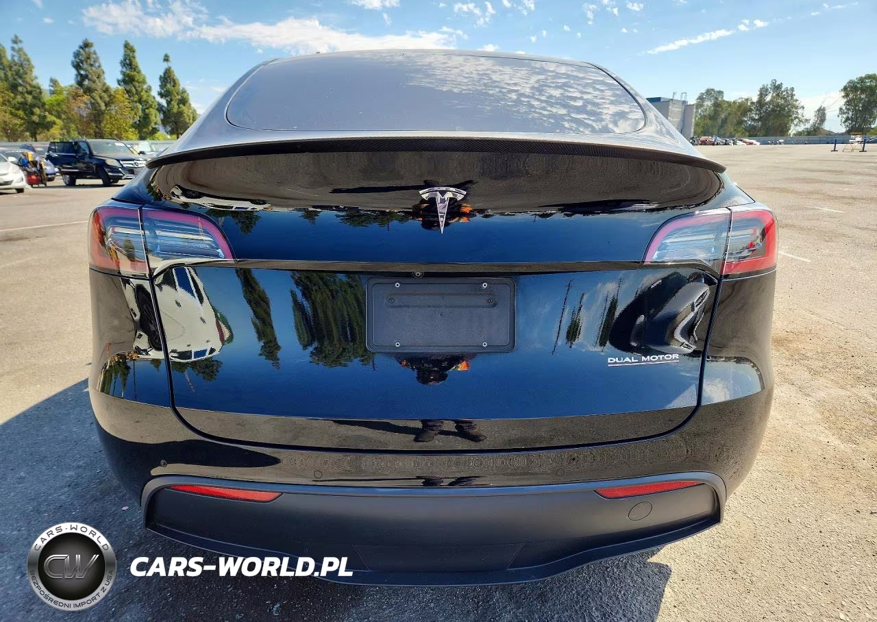 2022 Tesla Model Y VIN:7SAYGDEF4NF390809 - 6