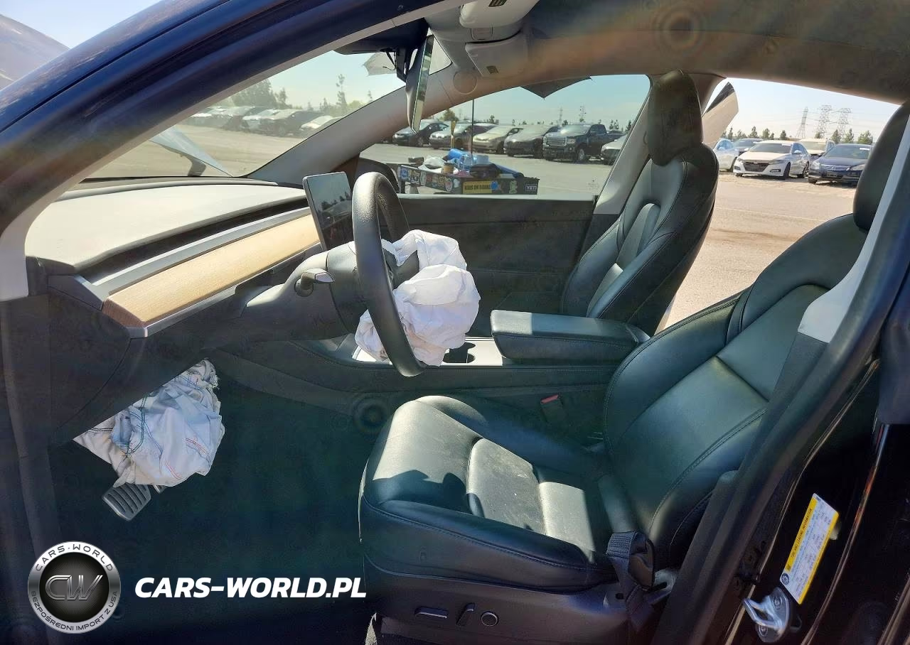 2022 Tesla Model Y VIN:7SAYGDEF4NF390809 - 7