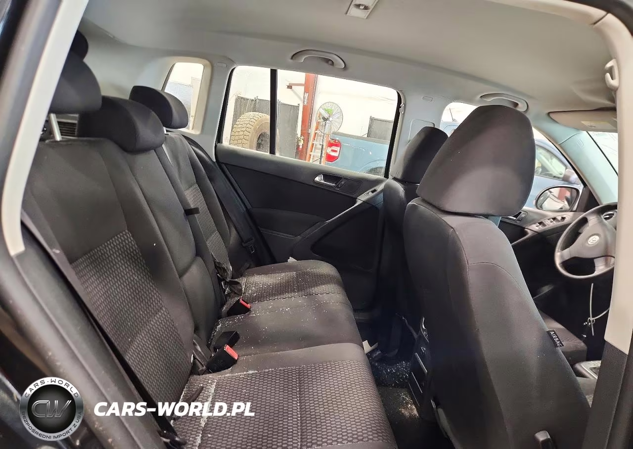 2010 Volkswagen Tiguan S VIN:WVGAV7AX4AW526121 - 11