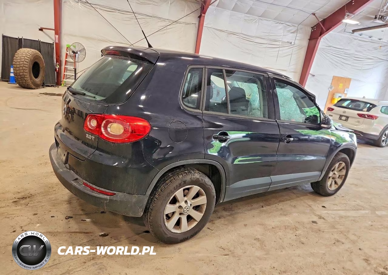 2010 Volkswagen Tiguan S VIN:WVGAV7AX4AW526121 - 3