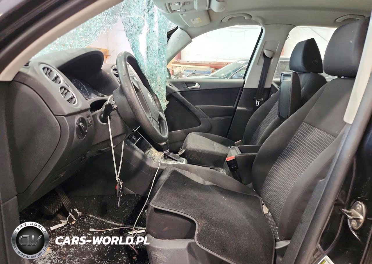 2010 Volkswagen Tiguan S VIN:WVGAV7AX4AW526121 - 7