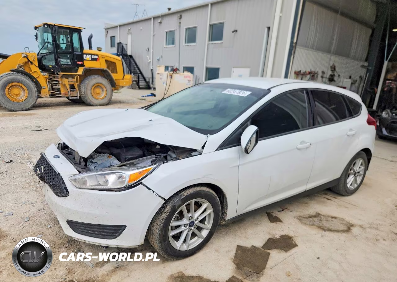 2017 Ford Focus Se VIN:1FADP3K2XHL214622 - 1