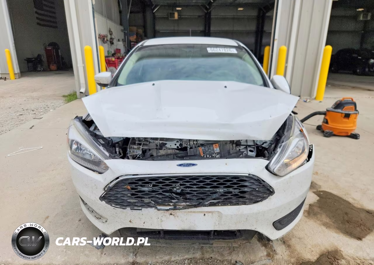 2017 Ford Focus Se VIN:1FADP3K2XHL214622 - 5