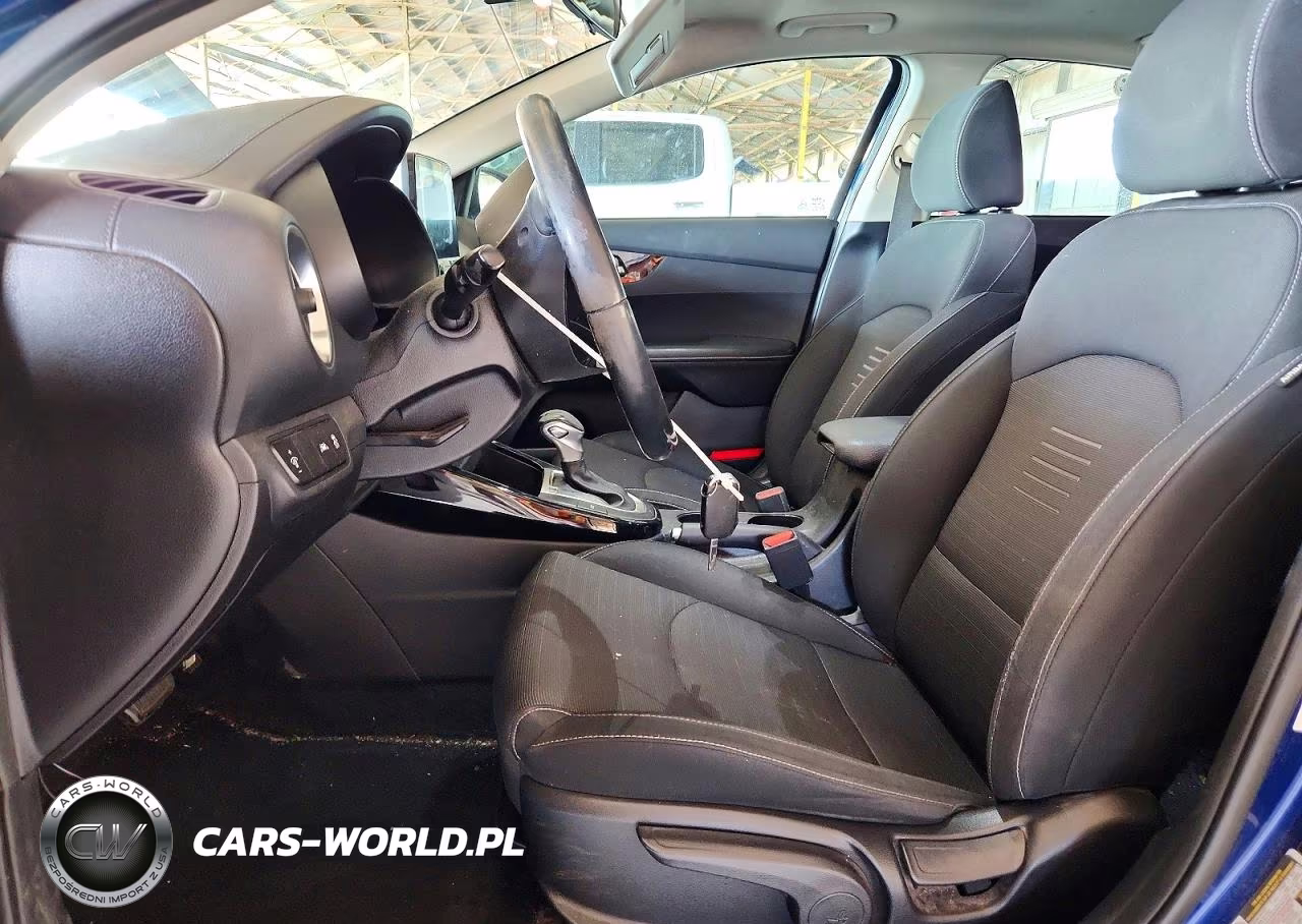 2019 Kia Forte S VIN:3KPF34AD4KE013077 - 7