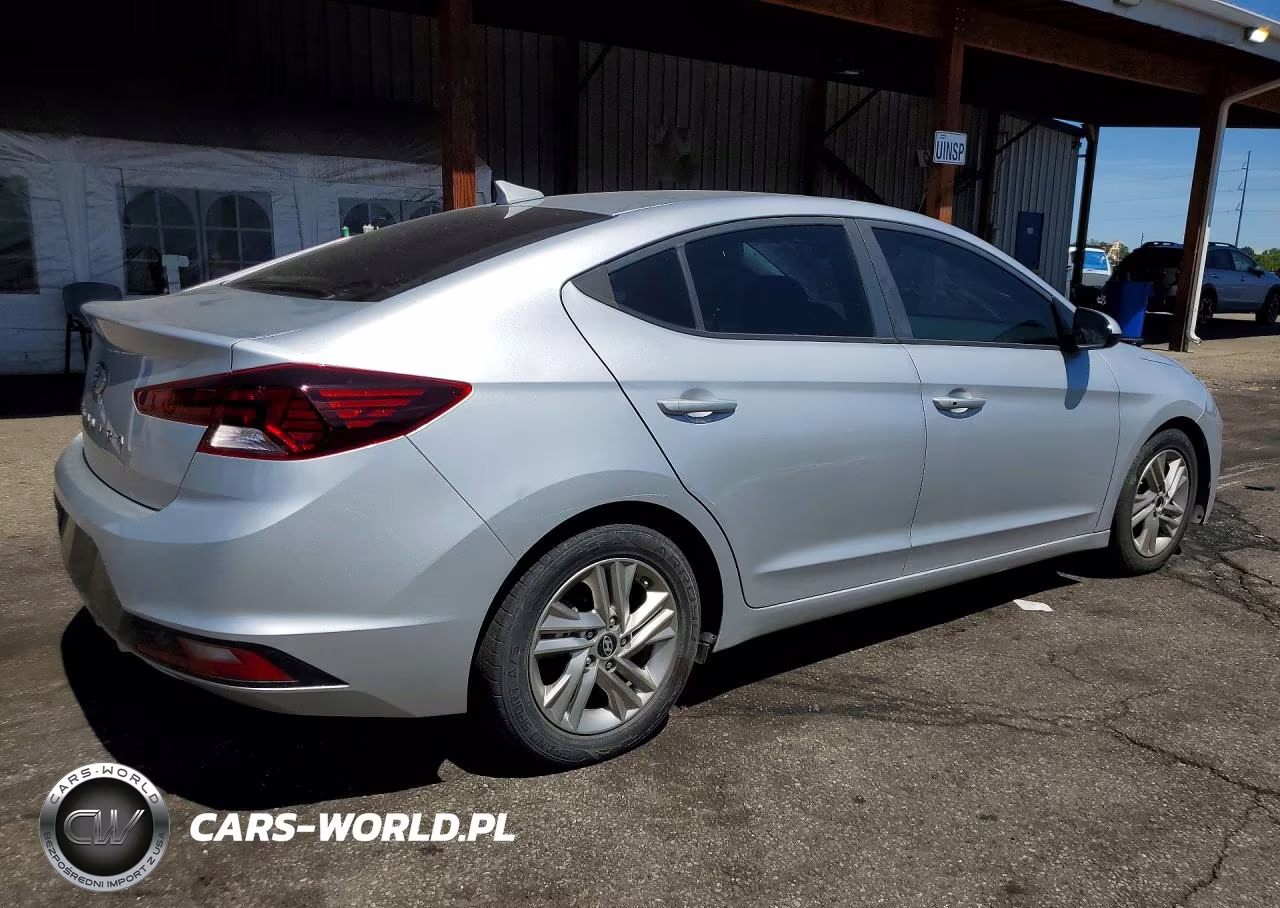 2019 Hyundai Elantra Value Edition VIN:5NPD84LF2KH411567 - 3