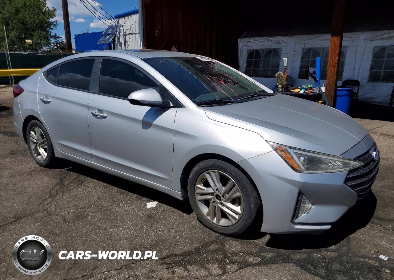 2019 Hyundai Elantra Value Edition VIN:5NPD84LF2KH411567 - 4