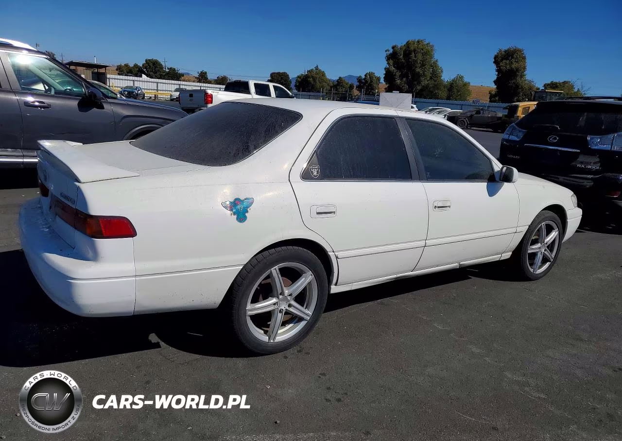 1998 Toyota Camry Le VIN:4T1BG22K8WU213371 - 3