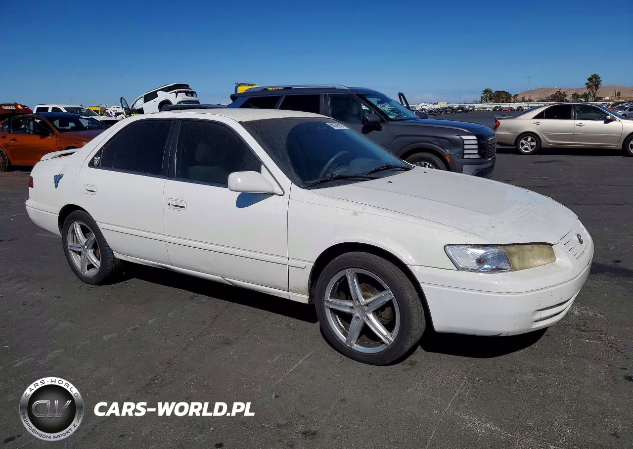 1998 Toyota Camry Le VIN:4T1BG22K8WU213371 - 4