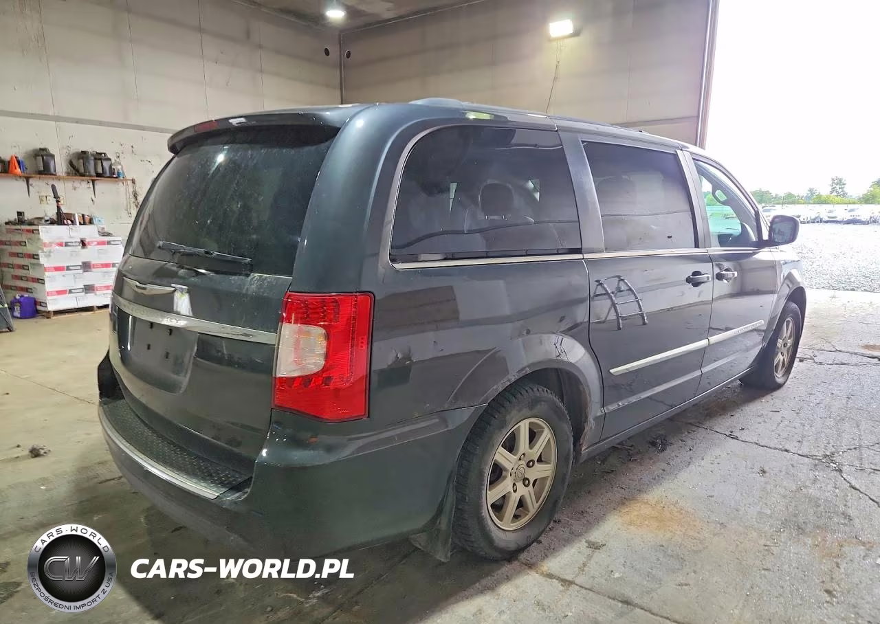 2011 Chrysler Town & Country Touring VIN:2A4RR5DG3BR716220 - 3