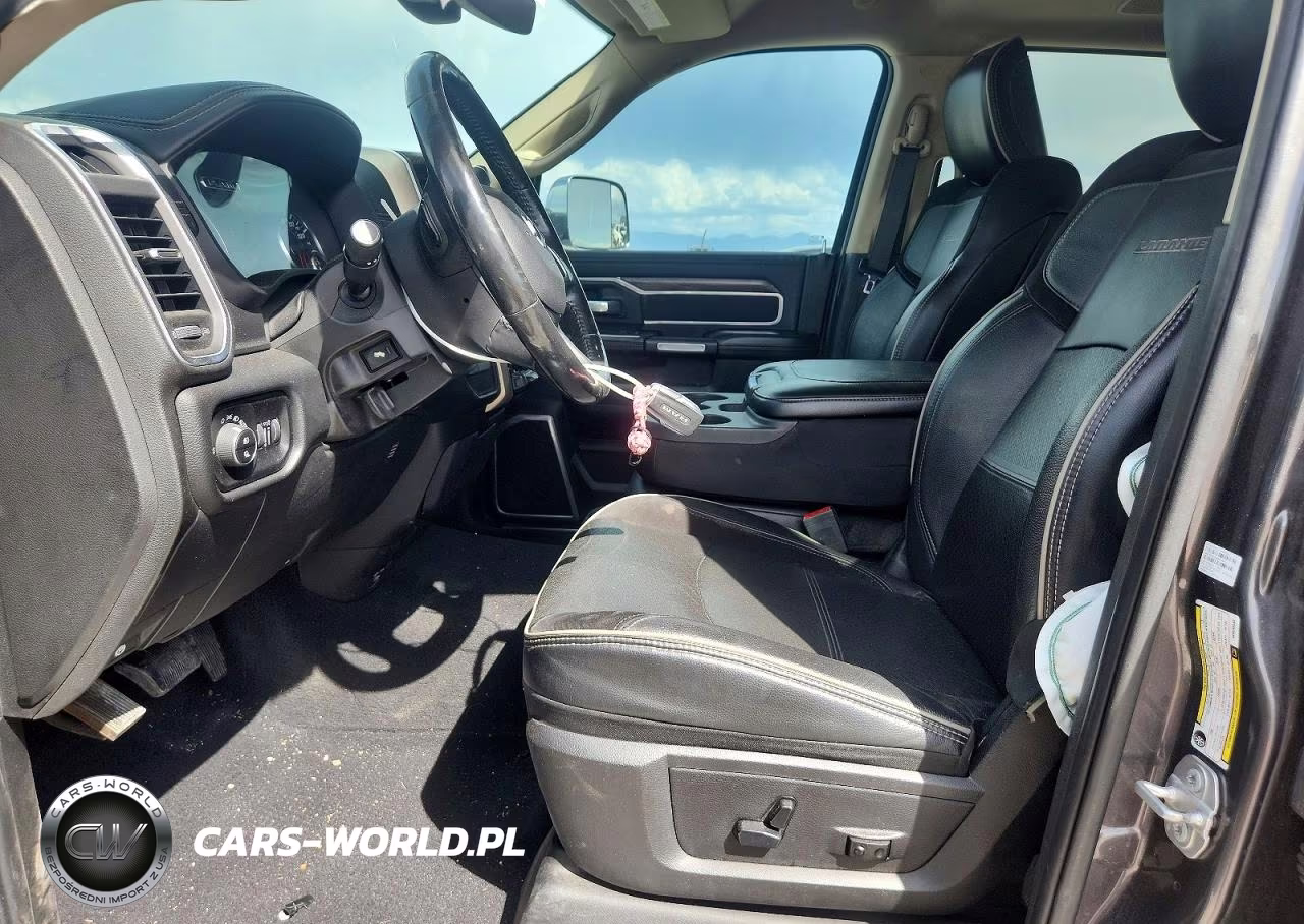 2019 Ram 2500 Laramie VIN:3C6UR5FL3KG630333 - 7
