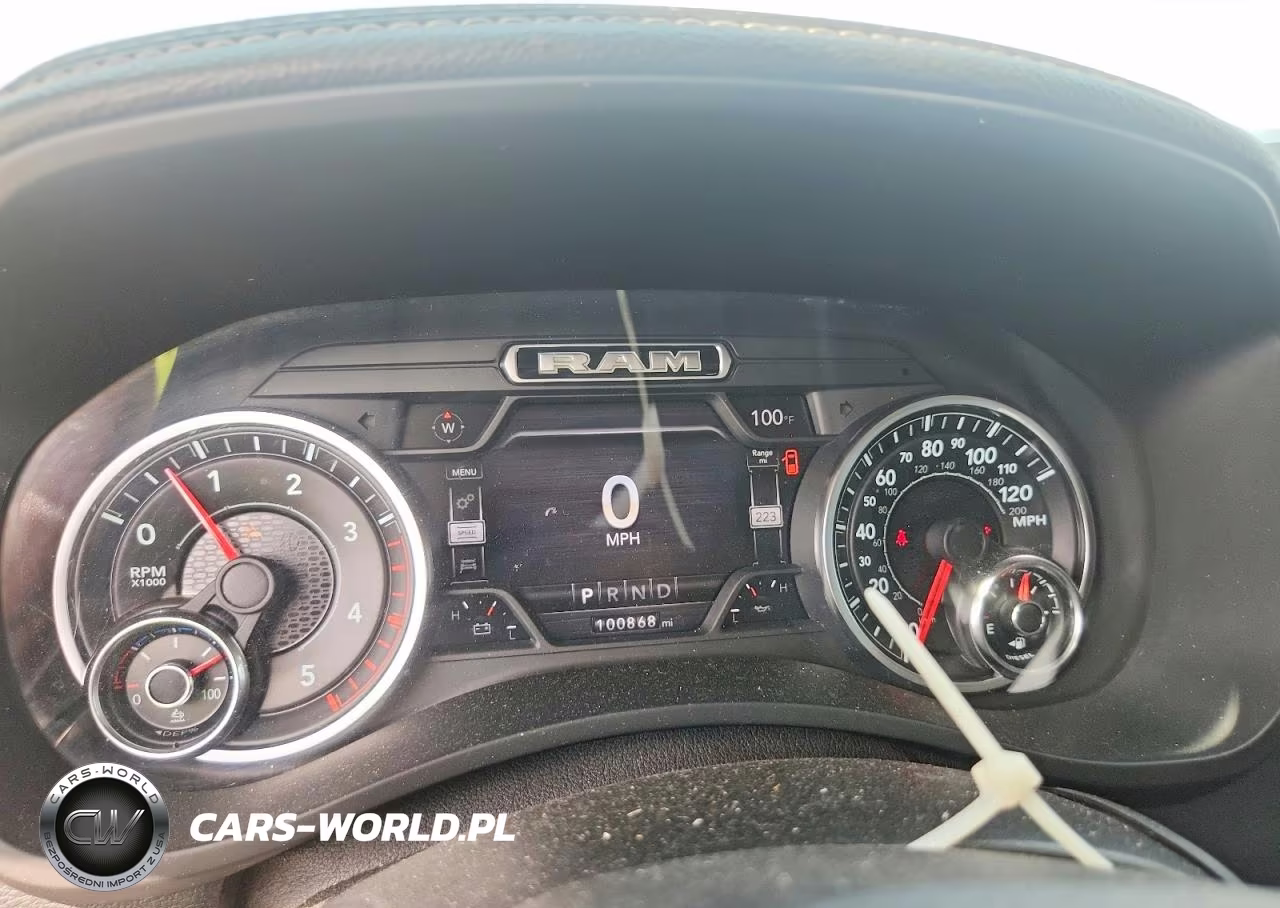 2019 Ram 2500 Laramie VIN:3C6UR5FL3KG630333 - 9
