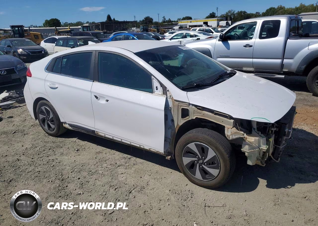 2018 Hyundai Ioniq Sel VIN:KMHC75LC5JU061748 - 4