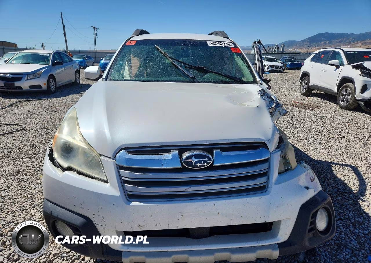 2014 Subaru Outback 2.5I Premium VIN:4S4BRCCC3E3272520 - 5