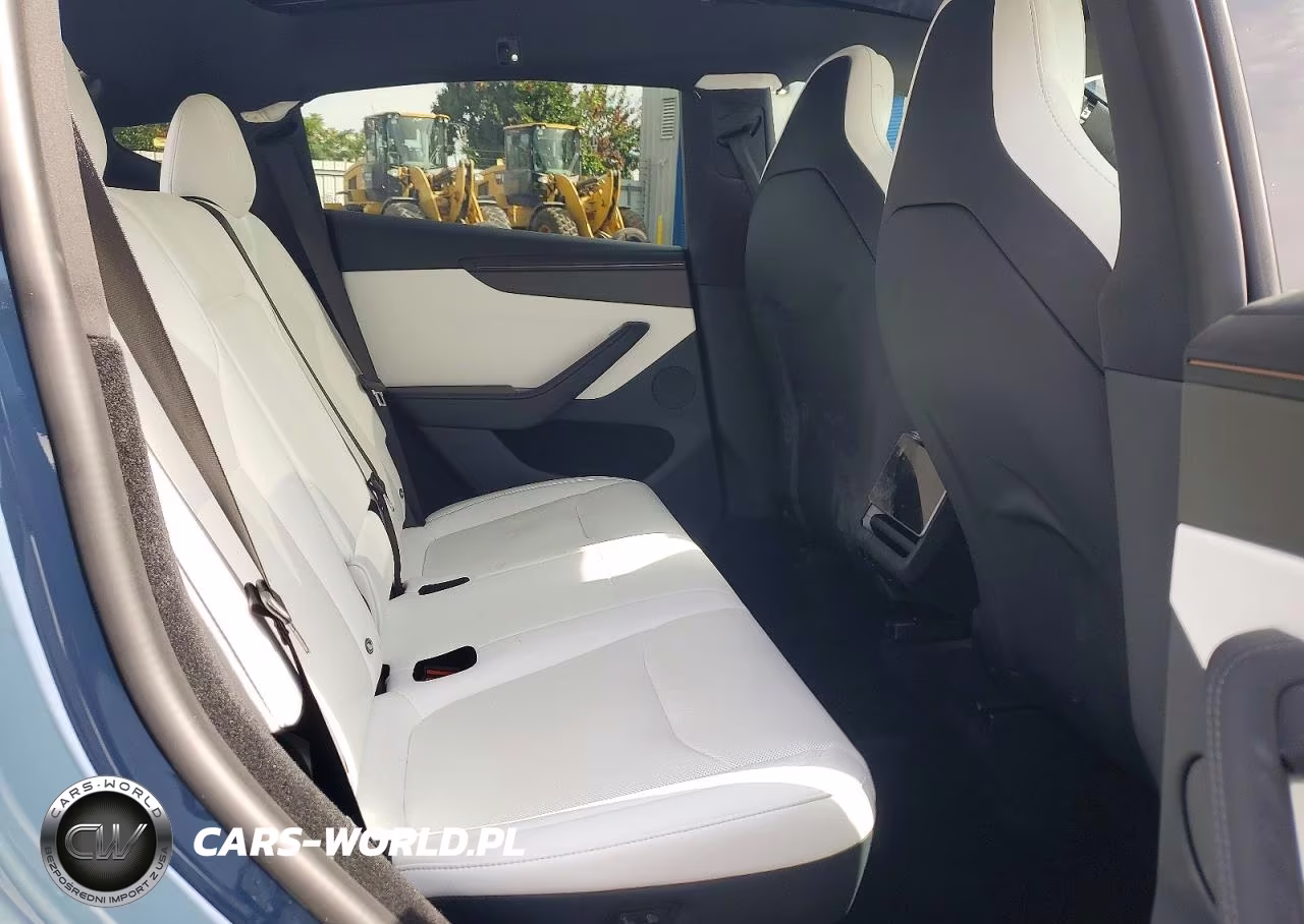 2026 Tesla Model Y Performance Awd VIN:7SAYGDET1TA735178 - 10