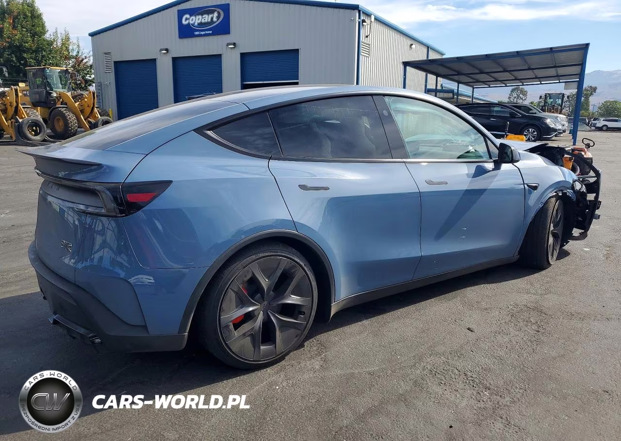 2026 Tesla Model Y Performance Awd VIN:7SAYGDET1TA735178 - 3