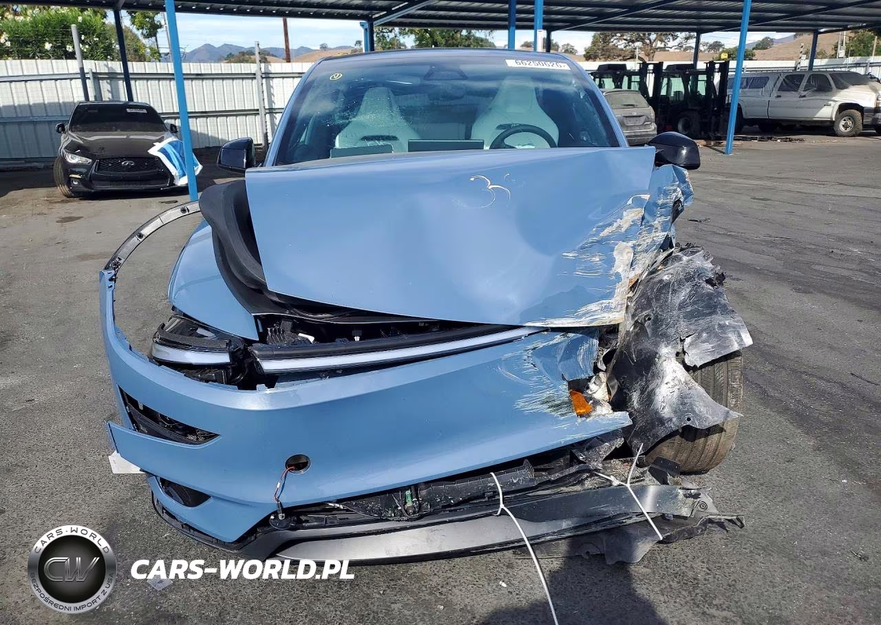 2026 Tesla Model Y Performance Awd VIN:7SAYGDET1TA735178 - 5