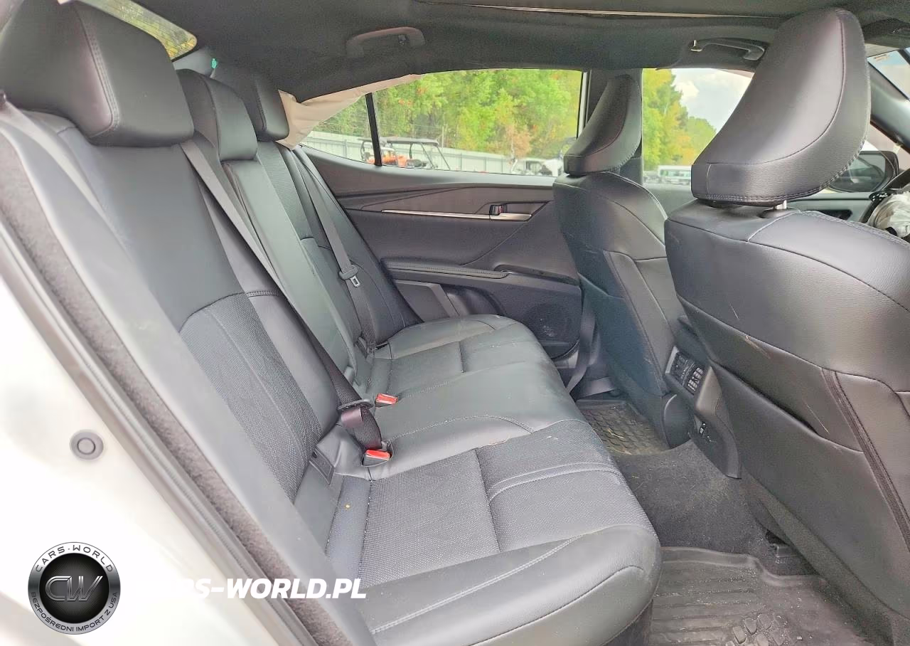 2025 Toyota Camry Xse VIN:4T1DAACK9SU568742 - 10